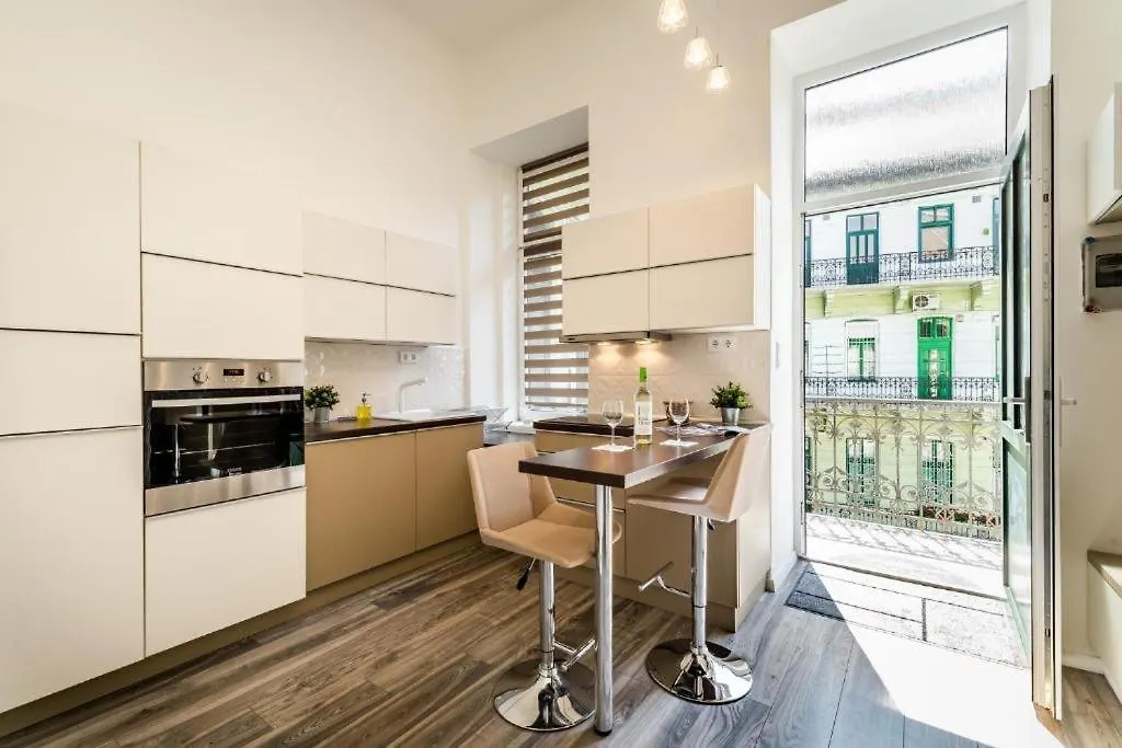 Hi-Bp Elizabeth Apartment In The Heart Of Budapest Hungary